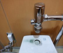 トイレフラッシュバルブ修繕