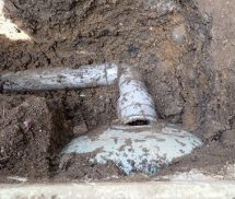 浄化槽　放流管脱落修繕